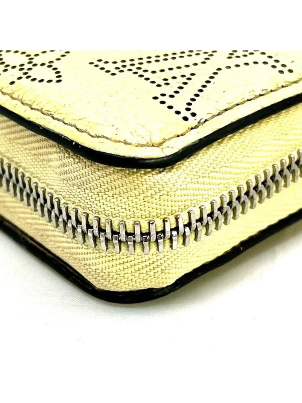 Louis Vuitton Built in Mahina Zippy Wallet Banana